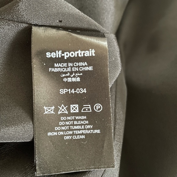 Self-Portrait caped sleeves minion dress - Picture 12 of 16